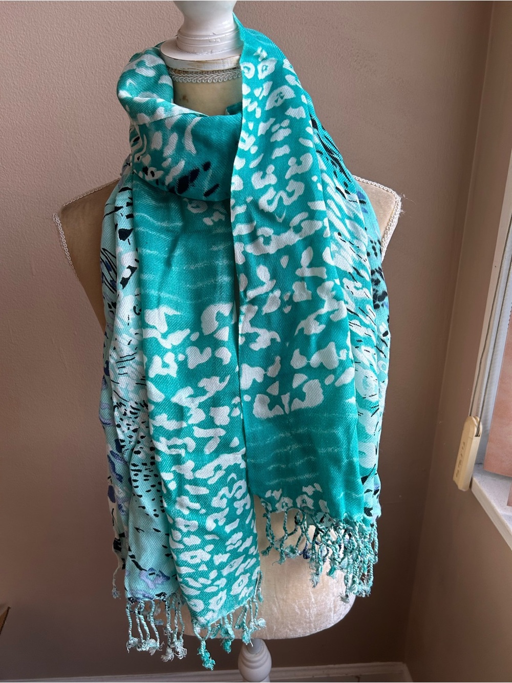New Womens Animal Print Scarf Shawl Fringed 5002-3102
